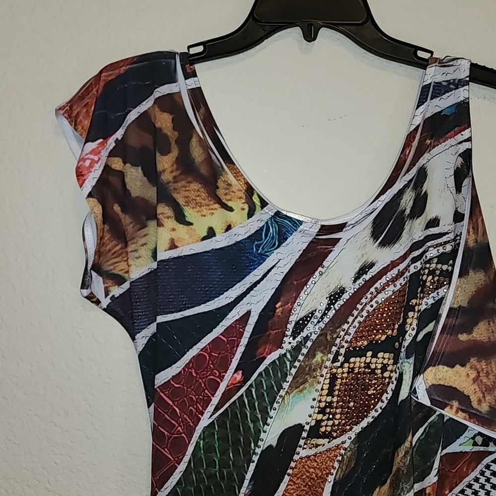 O'lala Rhinestone Blouse with tank/shoulder Geometric Top. - Picture 3 of 4